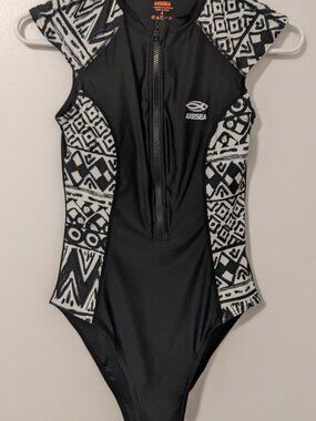 AXESEA Womens Sz 4 Retro Black/White One Piece Swimsuit Zipper Surfing Beach